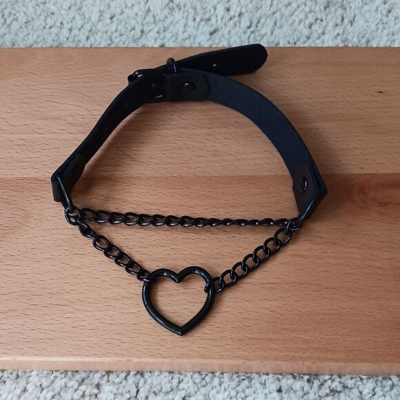 BLACK Chain Choker Collar, Punk Love Heart Shaped Choker Necklace, Gothic Ch… - Picture 1 of 12